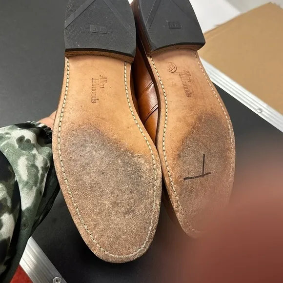 Allen Edmonds size 9 D